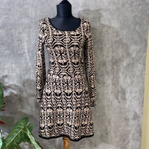 Derek Heart knit fit n flare Dress Size M  Black  Beige long sleeves